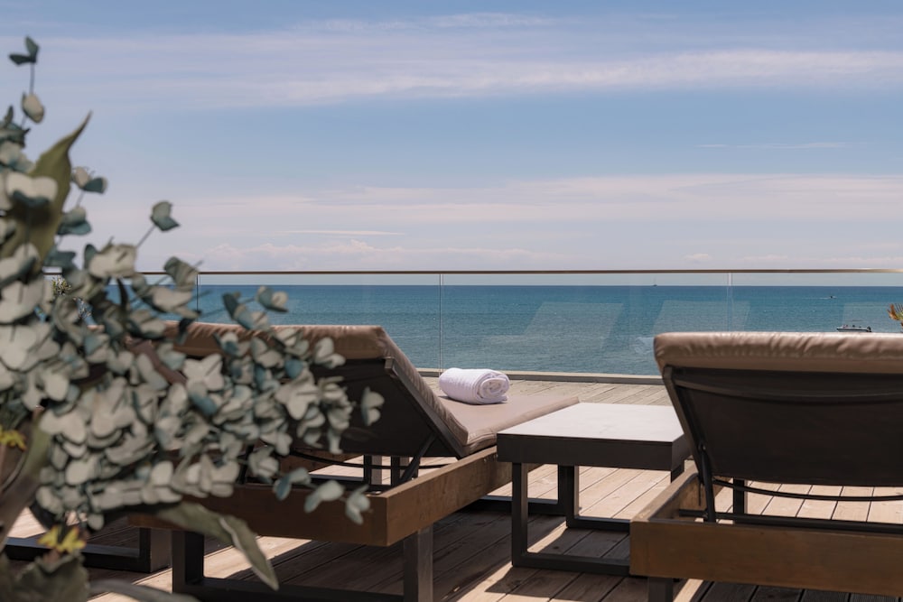 CP Seafront Suites — 4-Star Luxury Hotel in Zakynthos, Greece
