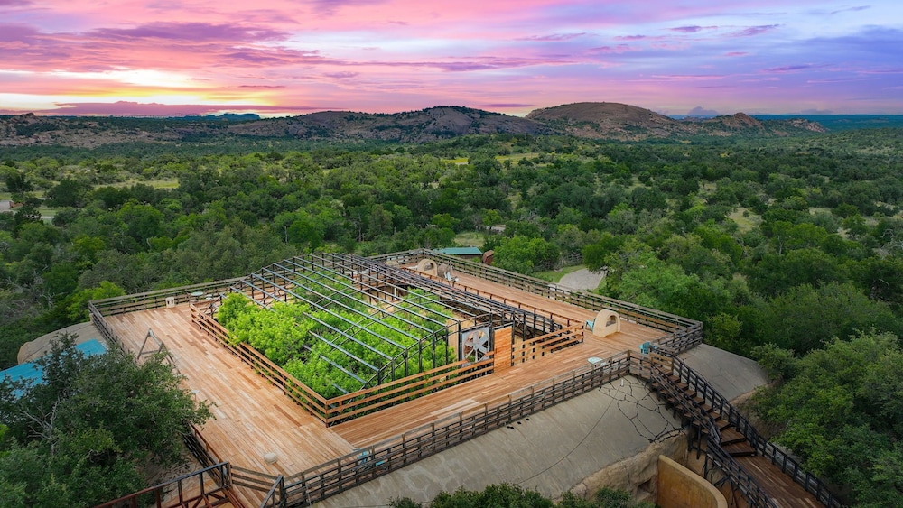 Trois Estate at Enchanted Rock - photo 18