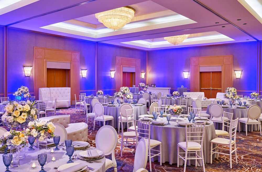 Hilton Los Angeles North Glendale & Executive Meeting Center - photo 7