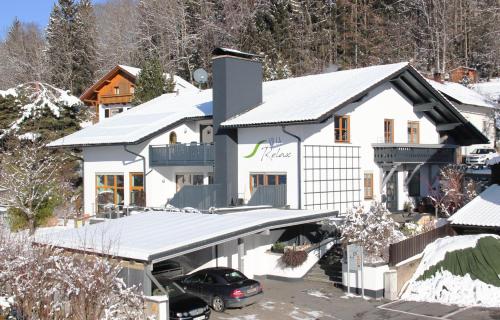 Villa Relax Ferienwohnungen & Hallenbad & Relaxgarten — 4-Star Luxury Hotel in Bodenmais, Germany