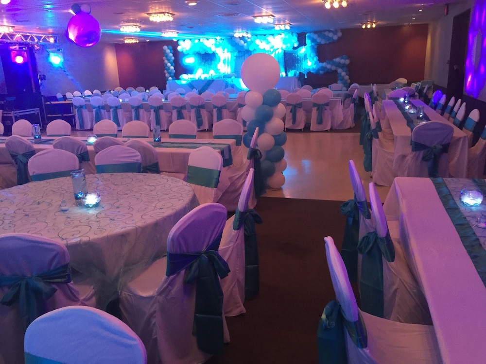 Ramada by Wyndham Albert Lea - photo 80