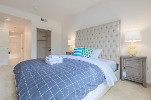 Luxury Irvine Spectrum 2 bedrooms 2 Bathrooms Kitchen pool Apartment — 4-Star Luxury Hotel in Irvine, United States