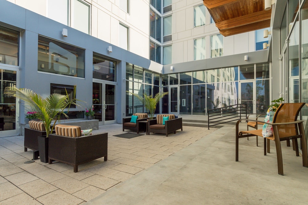 Aloft Charleston Airport & Convention Center - photo 47