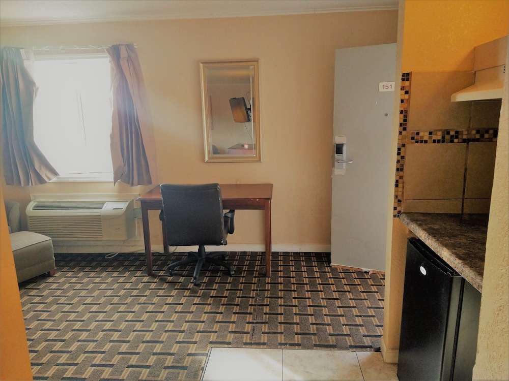 Grand View Plaza Inn & Suites - photo 68