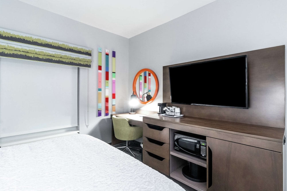 Hampton Inn Locust Grove - photo 11