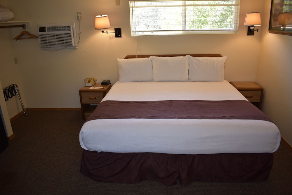 Lazy J Ranch Motel - photo 8