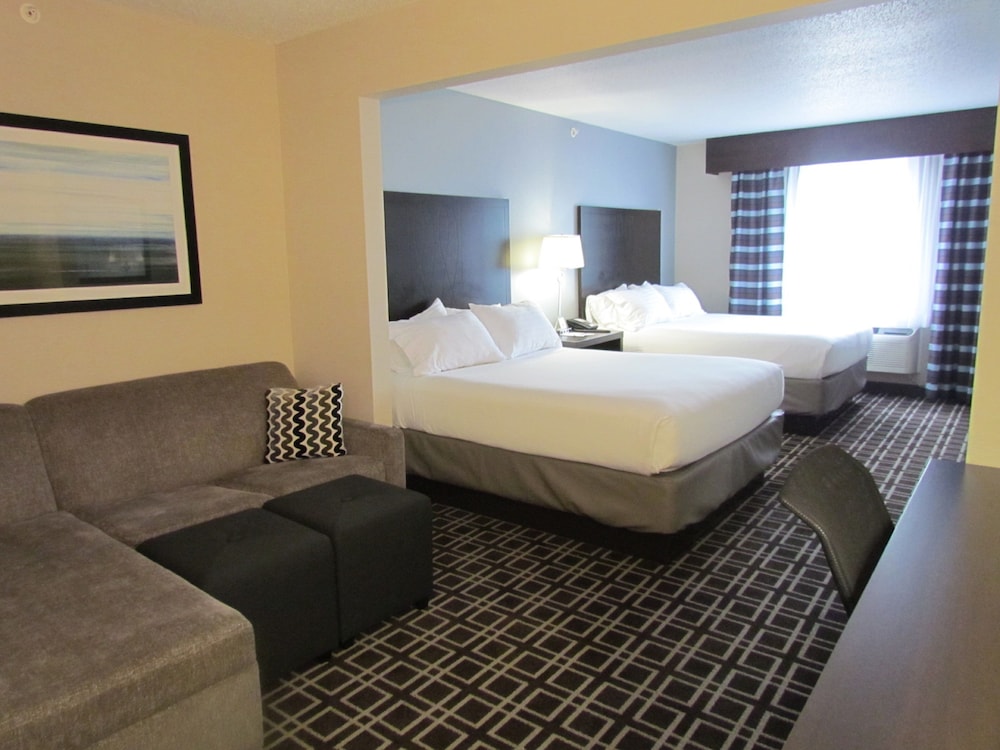 Holiday Inn Express Le Claire Riverfront Davenport by IHG - photo 12