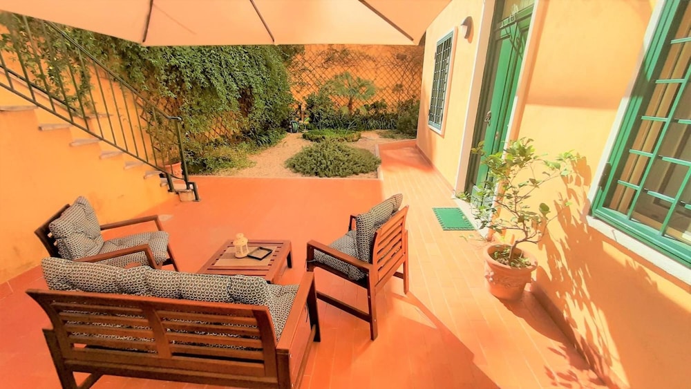 B&B Five Roma — 4-Star Luxury Hotel in Rome, Italy