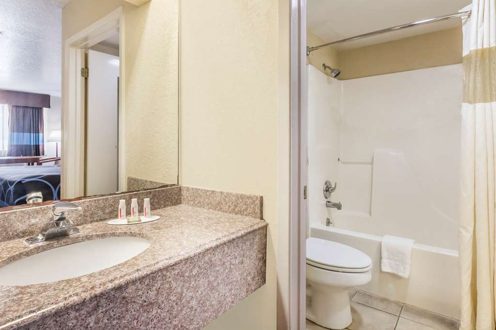 Super 8 by Wyndham San Antonio at I 10 - photo 13