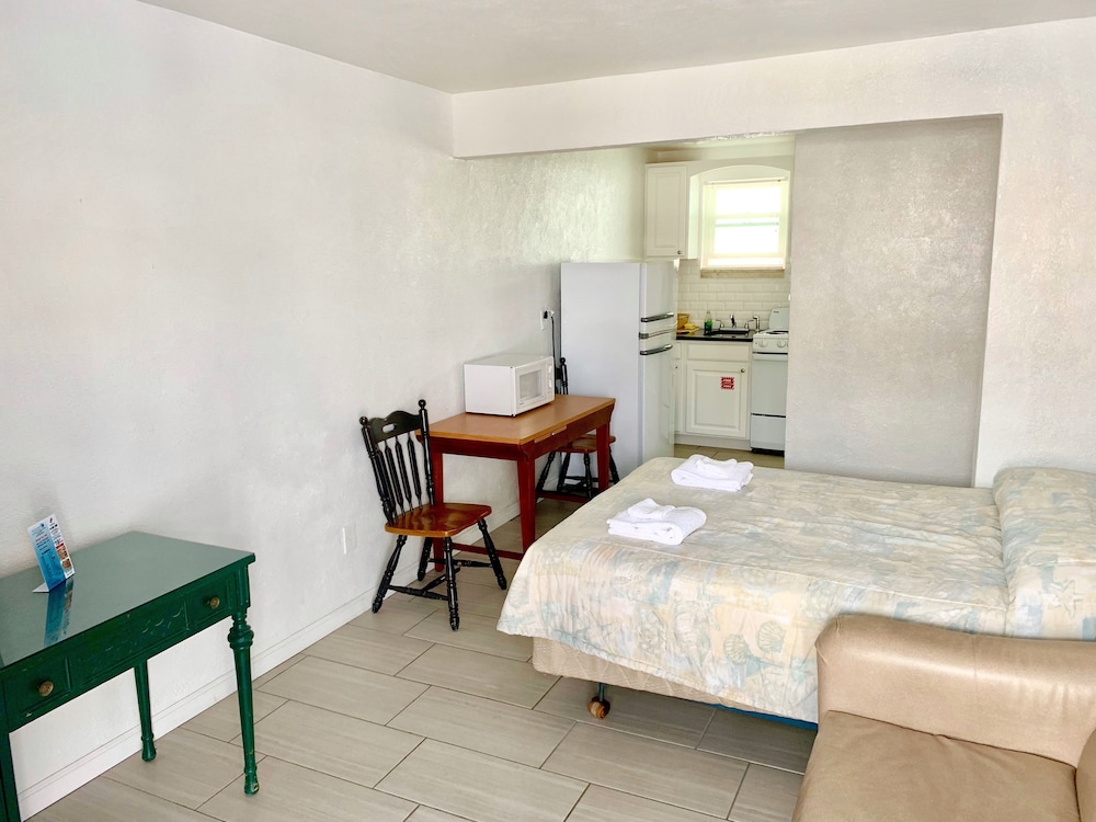 White Caps Motel - photo 17