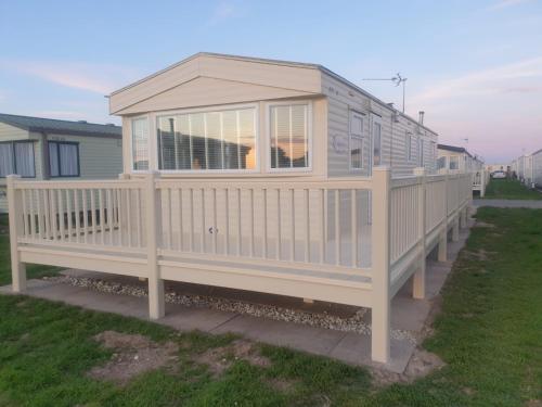 Grey 2 Caravan Ingoldmells 3 bedrooms 6 berth in Ingoldmells, United Kingdom