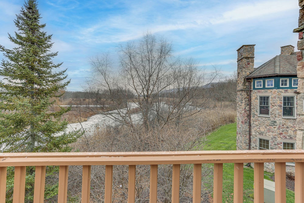 Spacious Condo w View 1 Mi to Mtn Creek Resort - photo 14