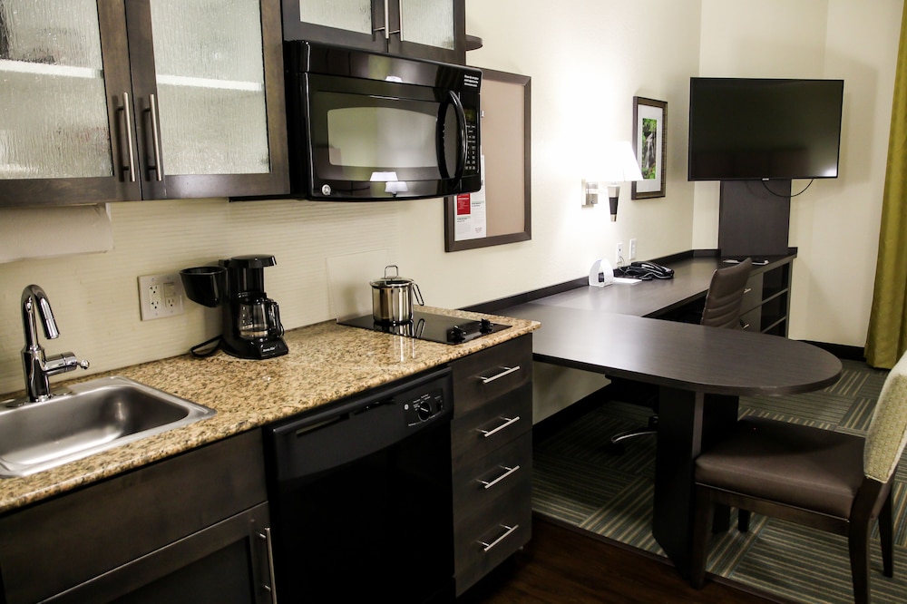 Candlewood Suites Richmond North Glen Allen by IHG - photo 10