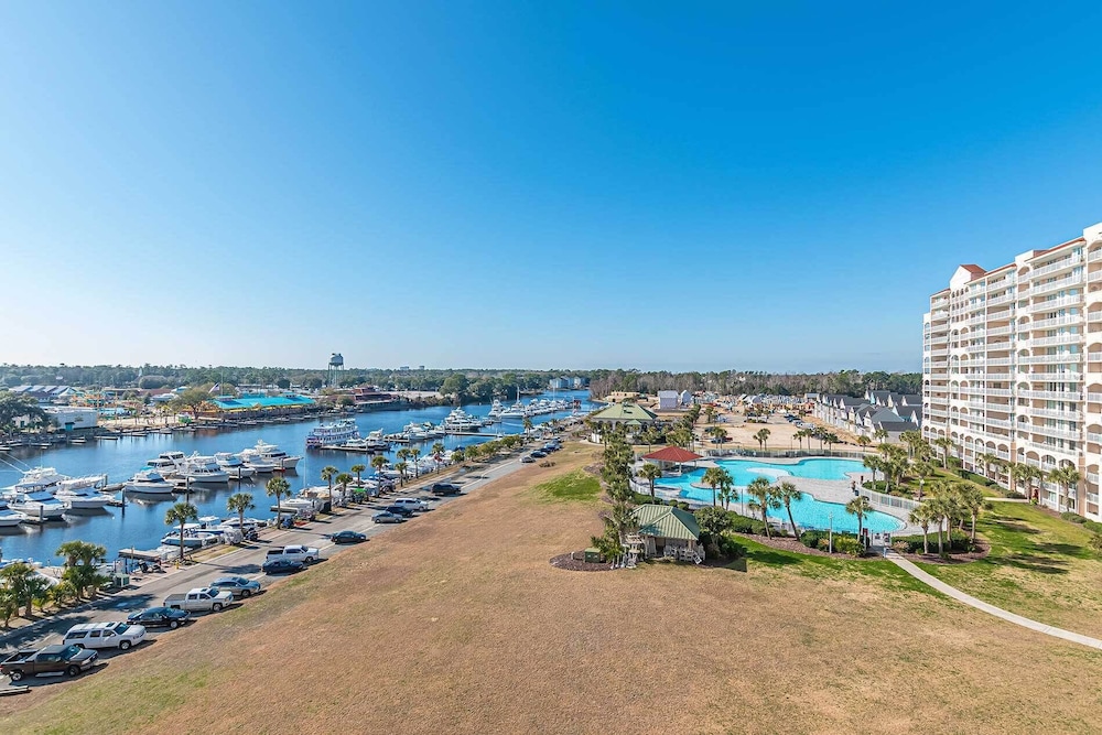 Barefoot Resort Condo w Pools & Balcony - featured photo