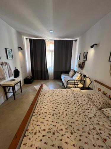 Deluxe Old Town Central Bucharest APT. 3ROOMS — 4-Star Luxury Hotel in Bucharest, Romania