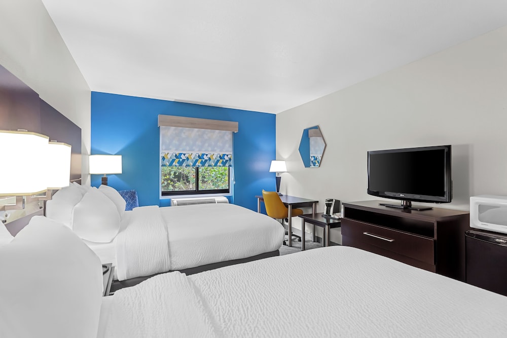 Holiday Inn Express Hotel & Suites Cross Lanes by IHG - photo 3
