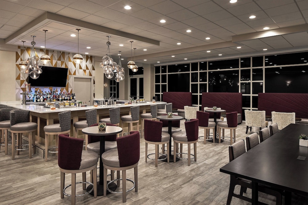 Sheraton Richmond Airport Hotel - photo 25