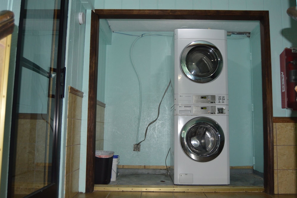 Budget Inn of Claypool Hill - photo 26