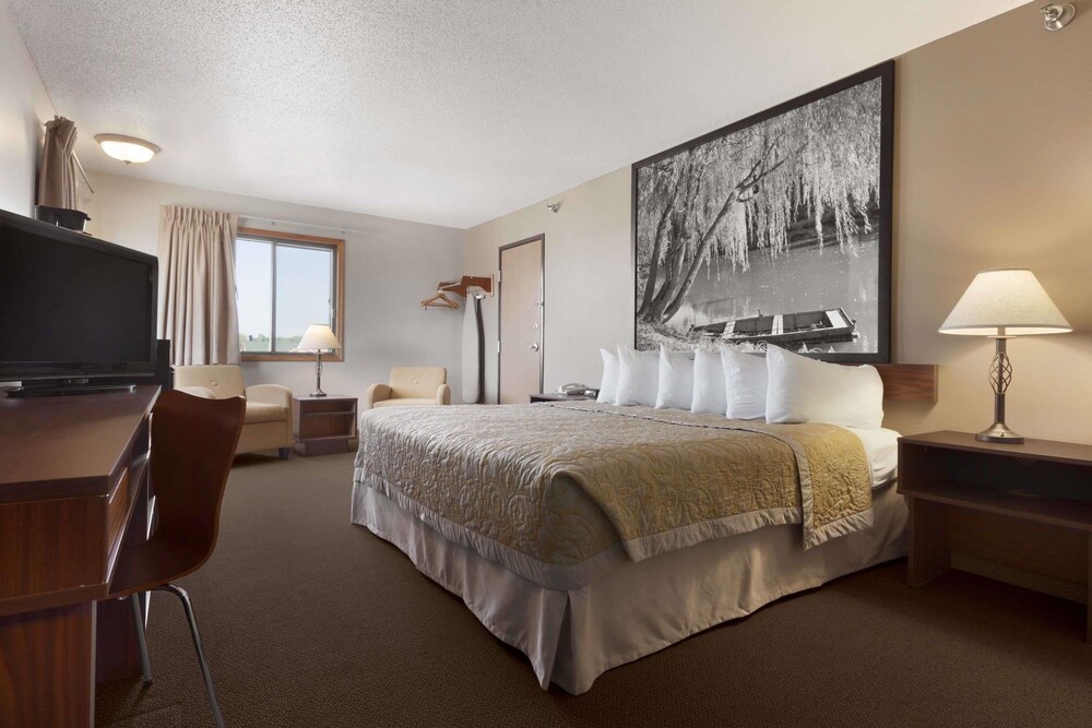 Super 8 by Wyndham Sioux Falls 41st Street - photo 7