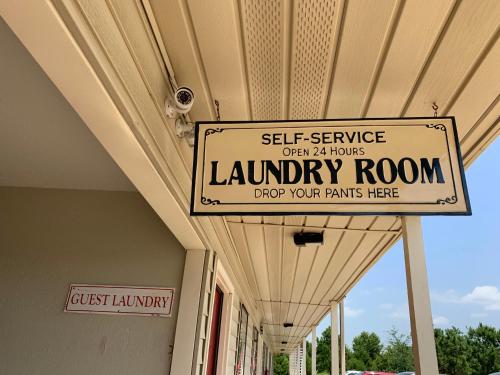 Southern Nights Motel - photo 10