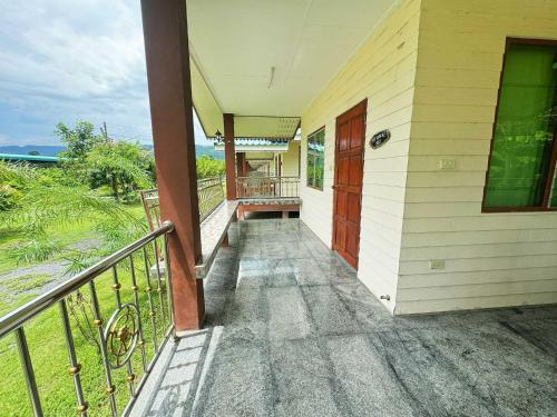 OYO 75497 Uncle Odd Talay View Resort in Nakhon Nayok, Thailand