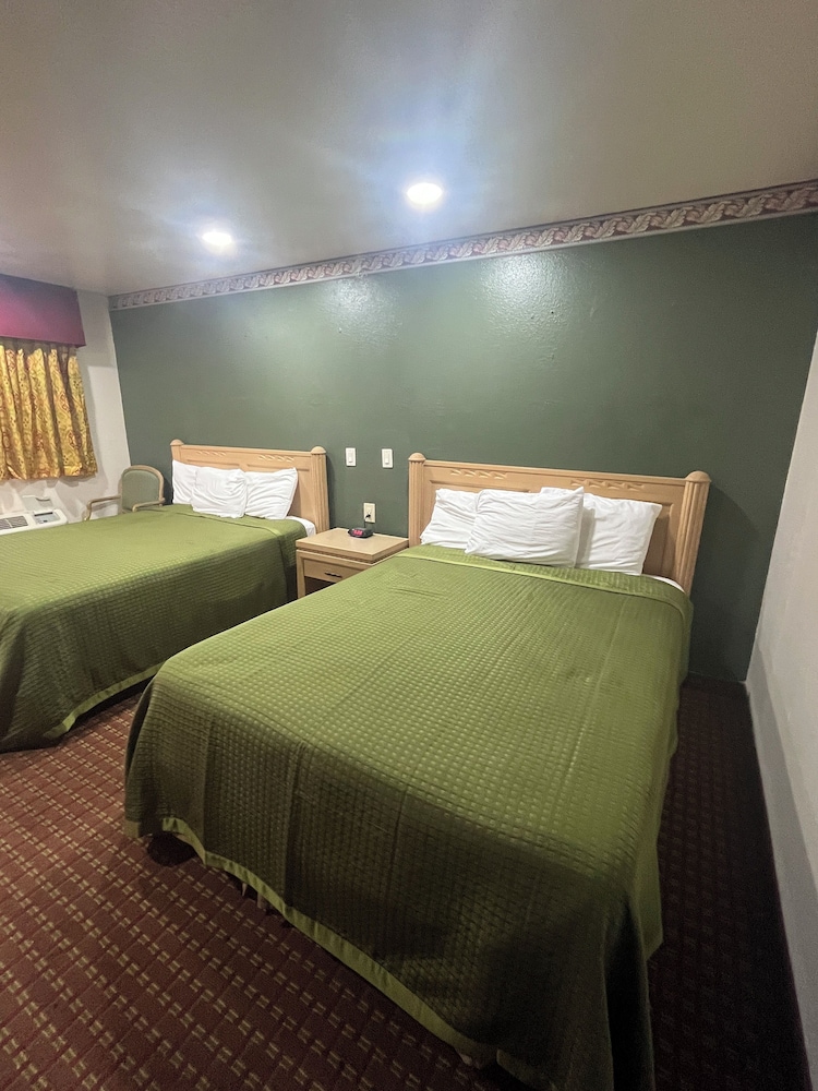 Rodeway Inn Memphis - photo 11