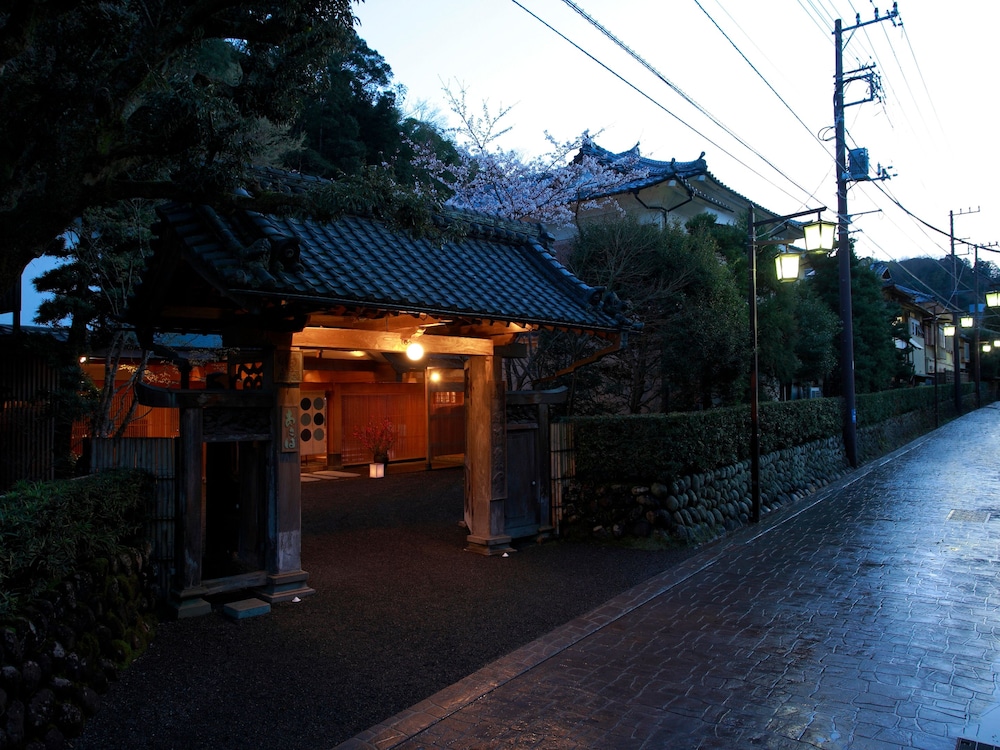 Asaba — 4-Star Luxury Hotel in Izu, Japan