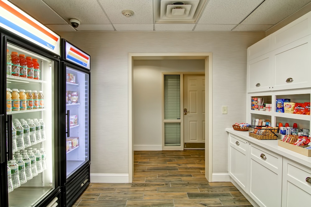 Homewood Suites by Hilton Newark Cranford - photo 39