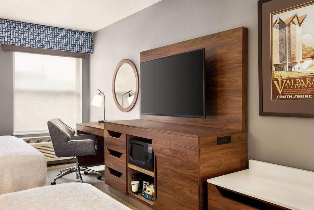 Hampton Inn & Suites Valparaiso - photo 8