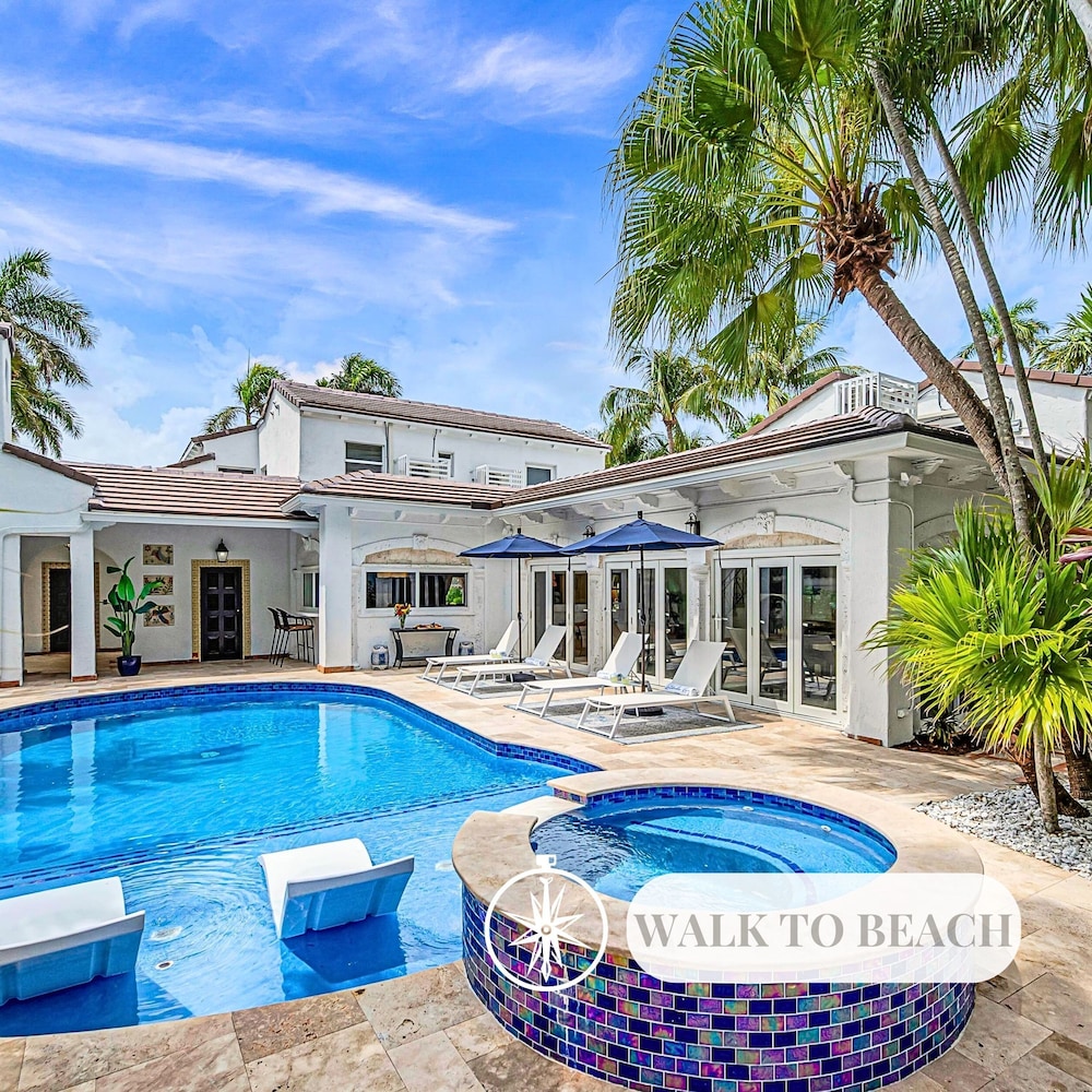 Grand historic Residence Walk to beach Heated Pool Outdoor kitchen Hibiscus Key Residences — 4-Star Luxury Hotel in Fort Lauderdale, United States