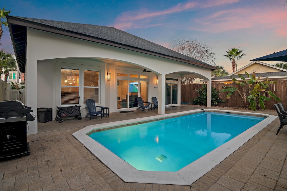 Flamingo Palms - carbon neutral hotel in Destin