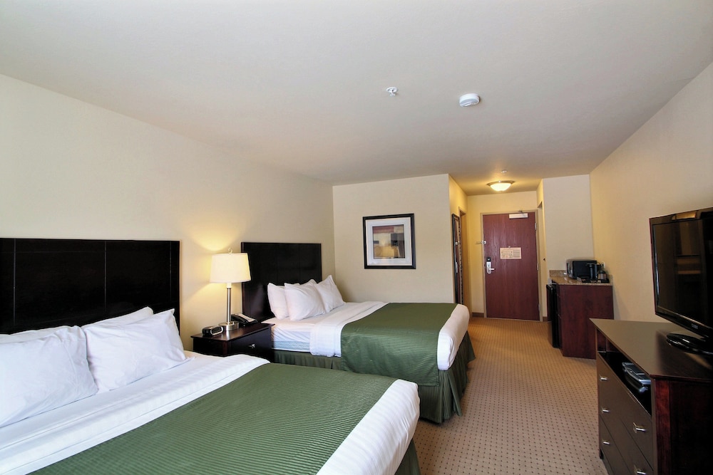 Cobblestone Inn & Suites Brillion - photo 22
