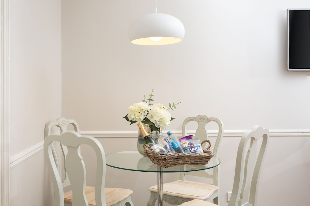 Price & Weeks Heart of Bath in Bath, United Kingdom