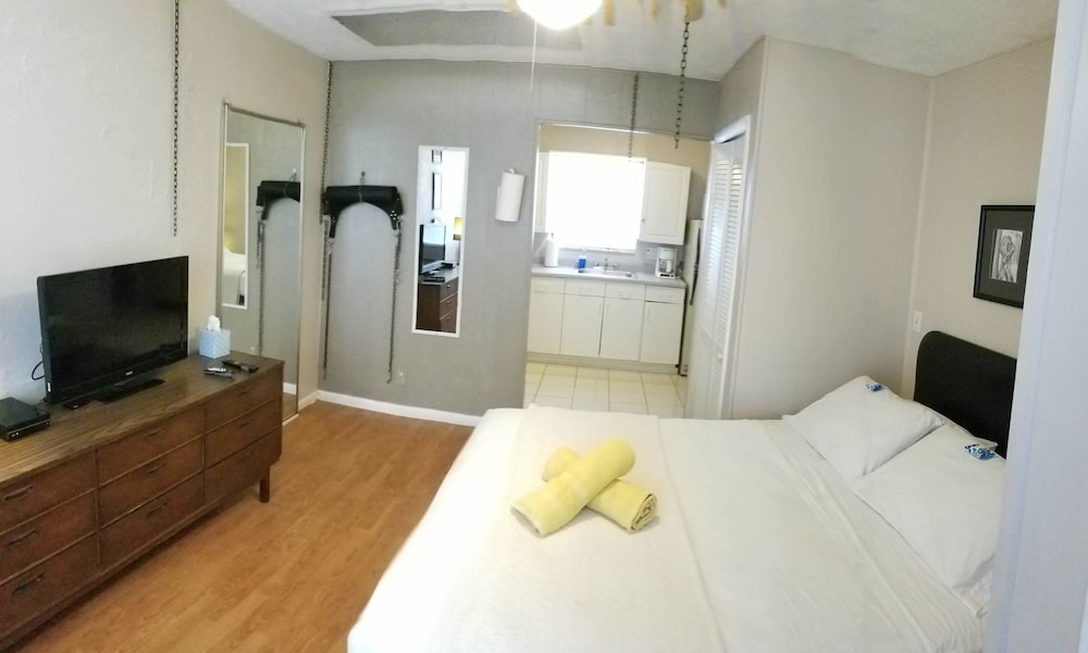 Inn Leather Guest House Male Only LGBT - photo 8