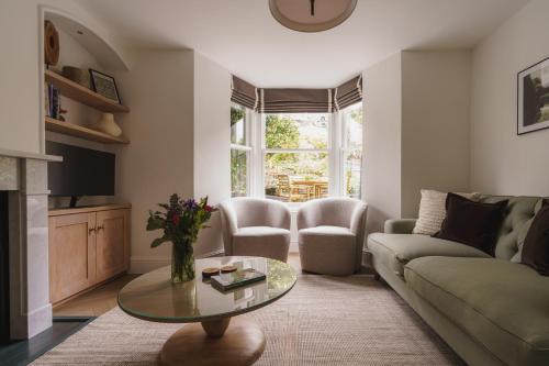 Bay Tree Cottage — 4-Star Luxury Hotel in None, United Kingdom