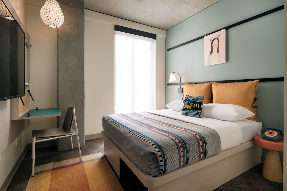 Moxy Portland Downtown - photo 5