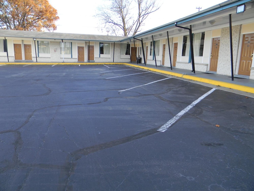Fairfax Motel - photo 21