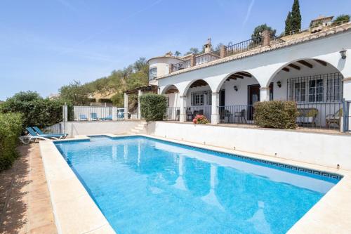 Villa Málaga con Piscina Vallada Barbacoa y hermosas vistas by AndaraHolidays — 4-Star Luxury Hotel in Malaga, Spain