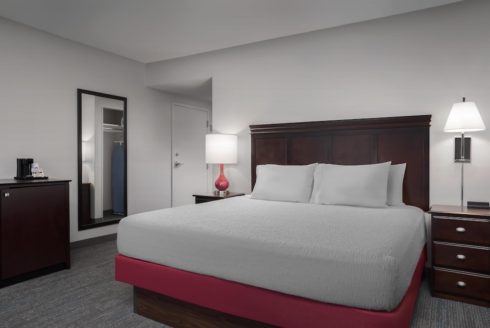 Hampton Inn & Suites Omaha Downtown - photo 14