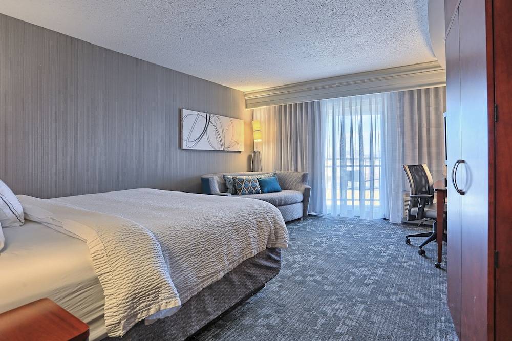 Courtyard by Marriott Harrisburg West Mechanicsburg - photo 4