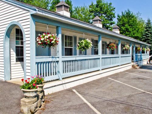 Exit 5 Motel and Cottages - photo 47