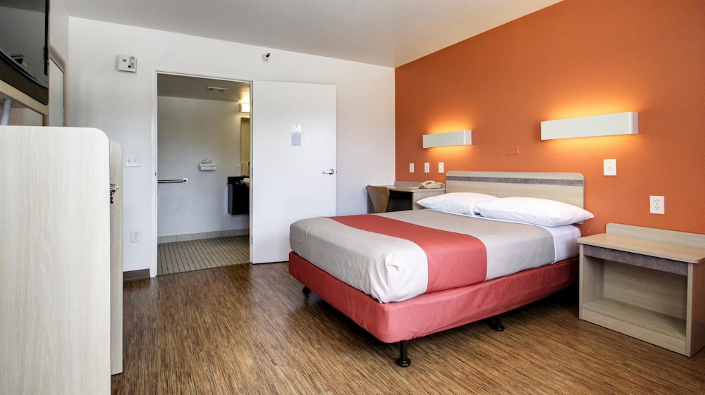 Super 8 by Wyndham Woods Cross Salt Lake City North - photo 16