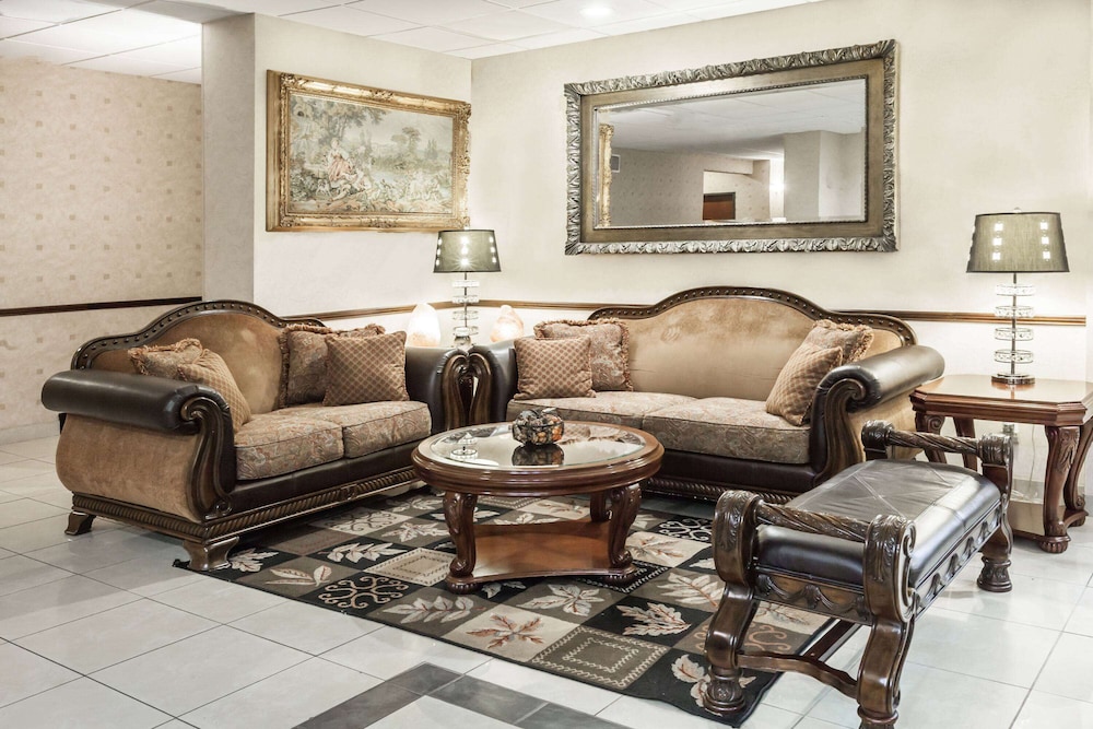 Grander Inn & Suites - photo 30