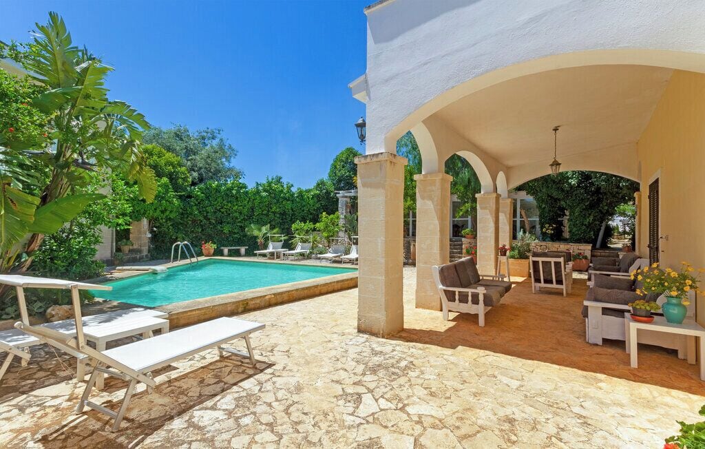 Casal del Borgo — 4-Star Luxury Hotel in Ostuni, Italy