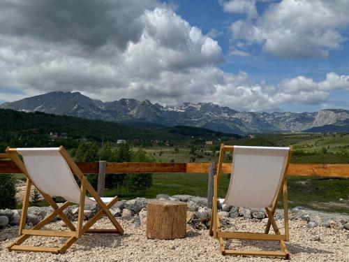 Durmitorska zora in Zabljak, Montenegro