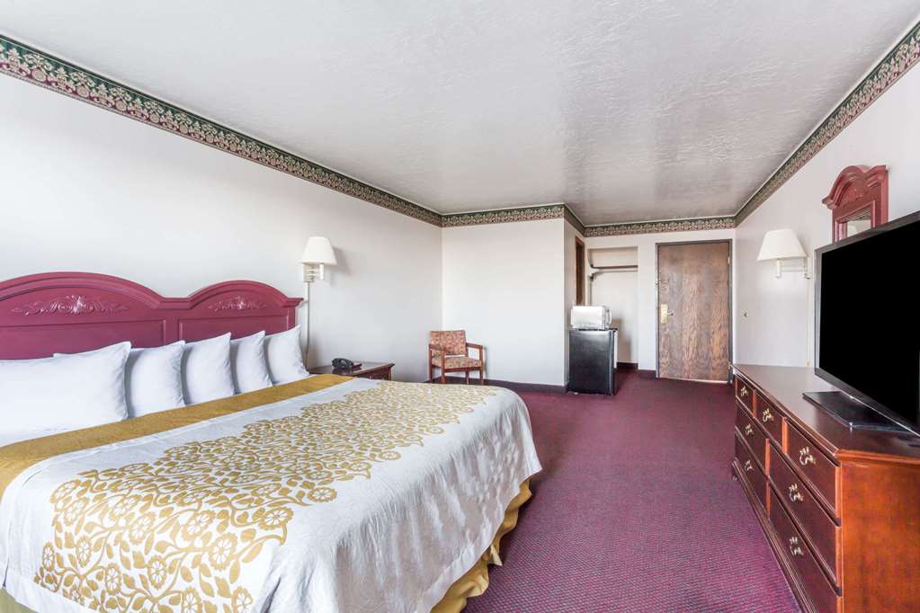 Days Inn by Wyndham Evanston WY - photo 8