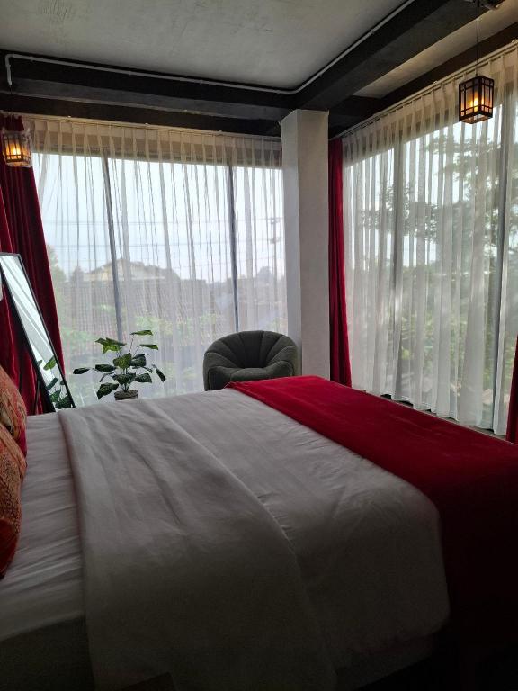 Valhalla Bed and Breakfast — 4-Star Luxury Hotel in Salatiga, Indonesia