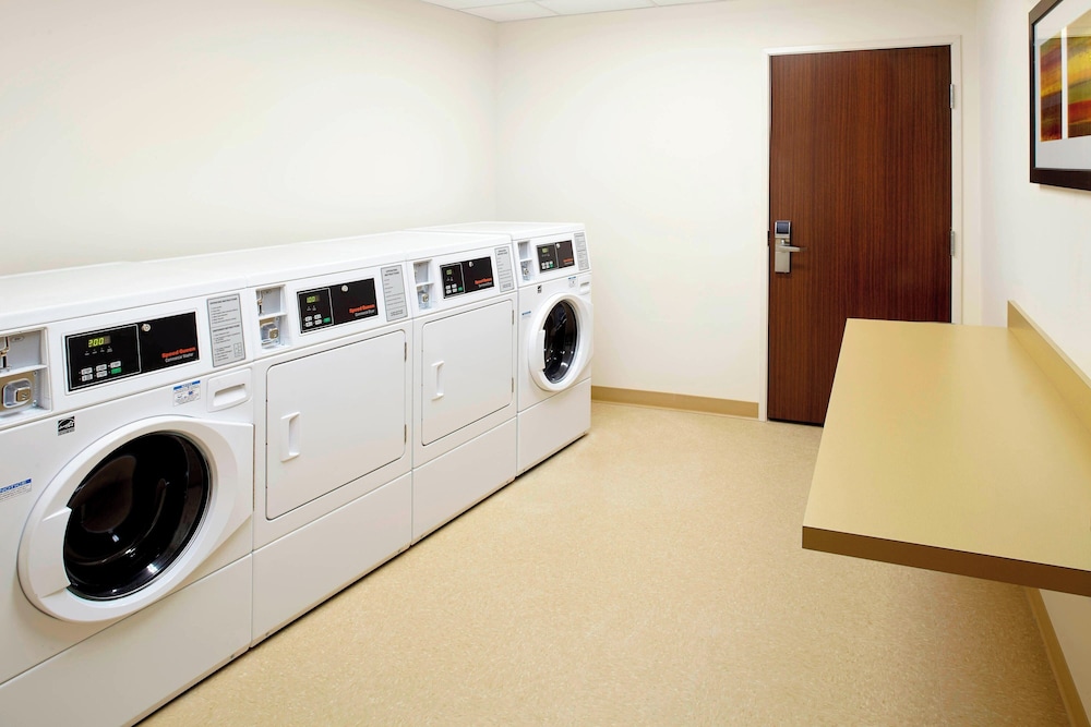 Fairfield by Marriott Inn & Suites Wheeling at The Highlands - photo 21
