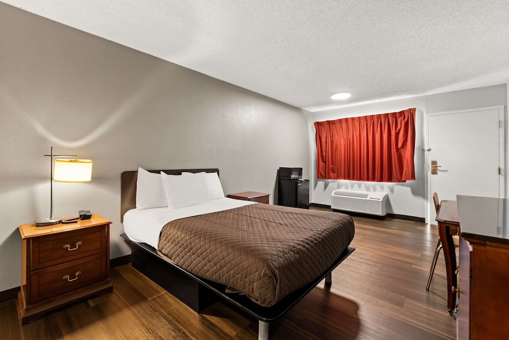 Rodeway Inn Brooklawn NJ - photo 21