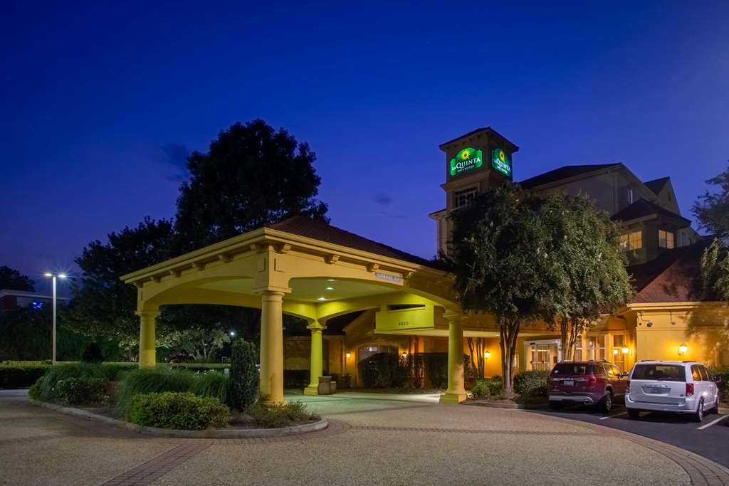 La Quinta Inn & Suites by Wyndham Charlotte Airport South - photo 3